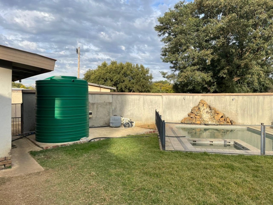  Bedroom Property for Sale in Bloemhof North West